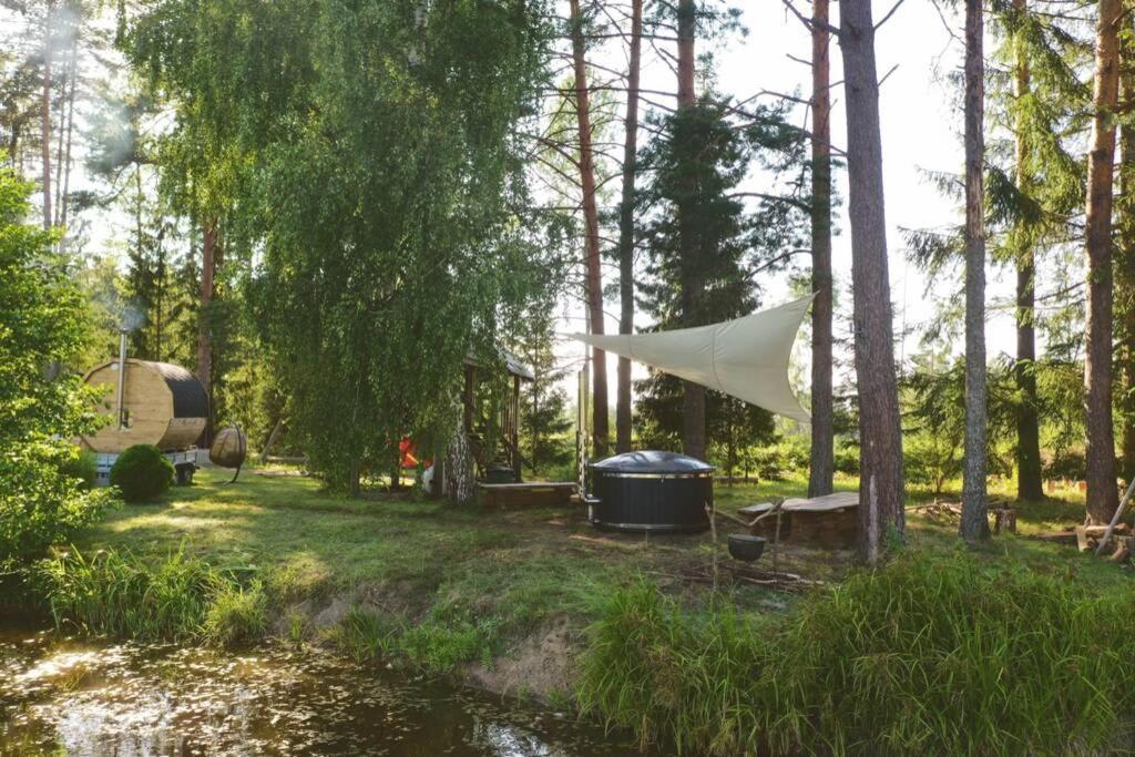 Dragon House In The Tree! Jacuzzi, Sauna ,Cinema,Heated Lici  Екстериор снимка