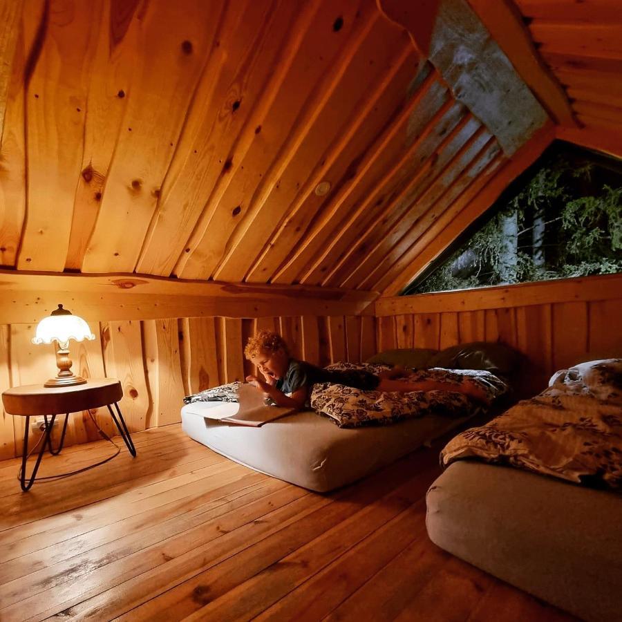 Dragon House In The Tree! Jacuzzi, Sauna ,Cinema,Heated Lici  Екстериор снимка